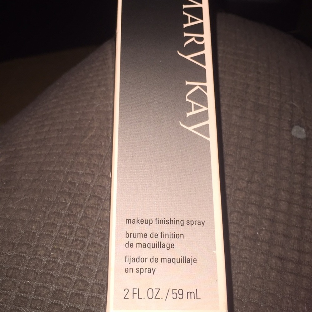 Mary Kay Finishing Spray